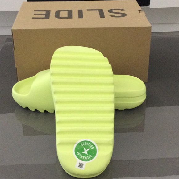 YEEZY SLIDE NWT MEN - Picture 3 of 4